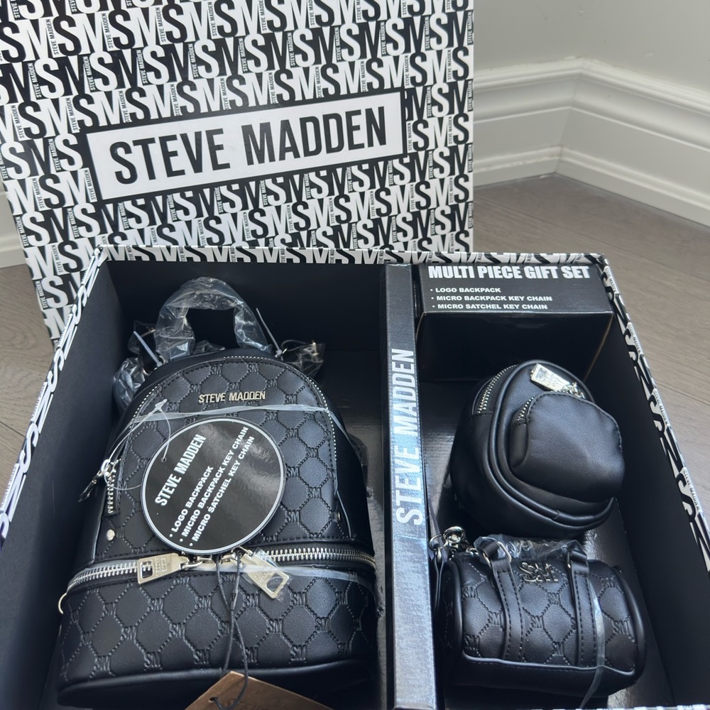 NWT Steve Madden Black Multi-Piece Gift Backpack Set